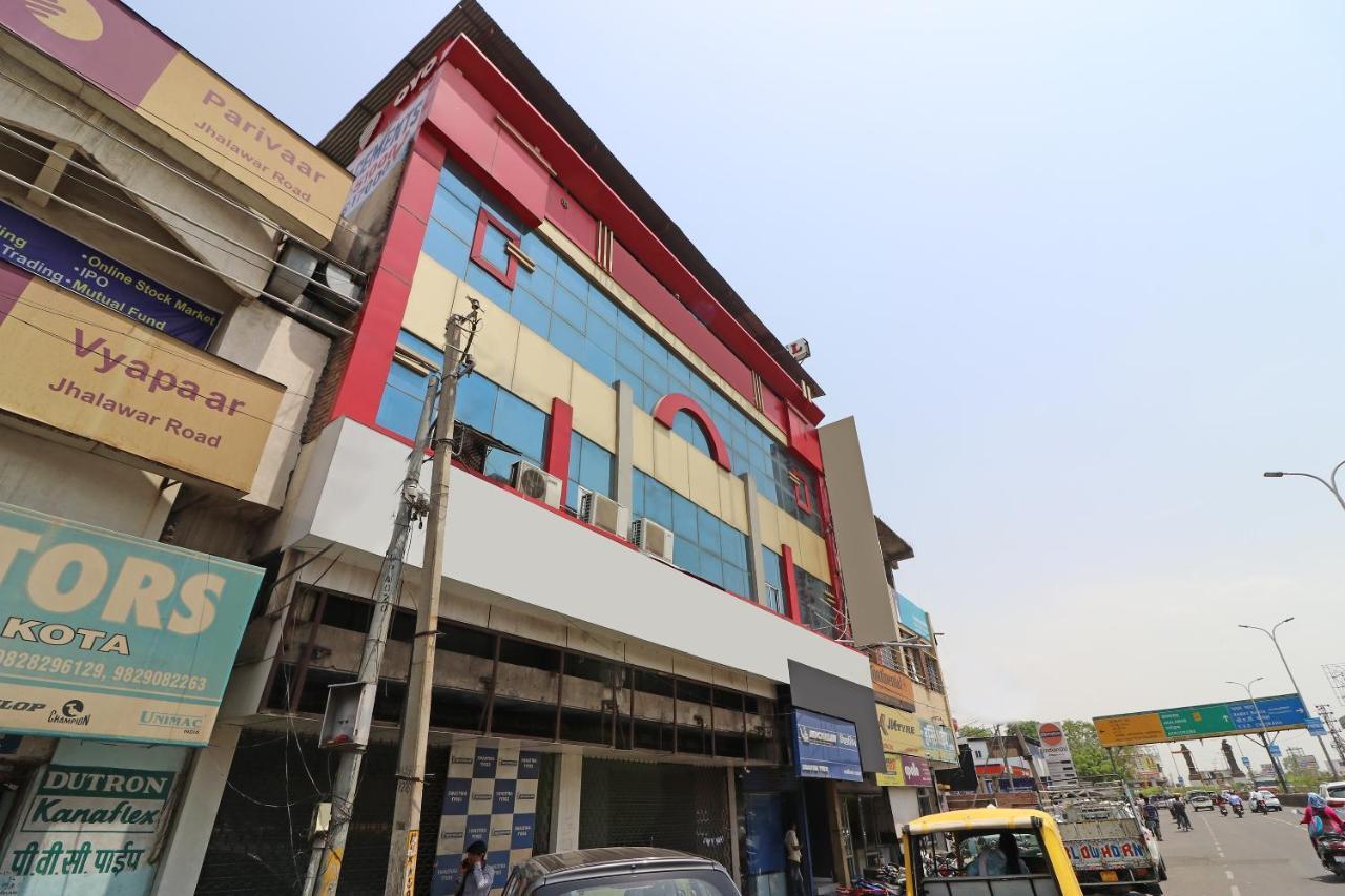 Oyo 2075 Hotel Kota Royal Exterior photo