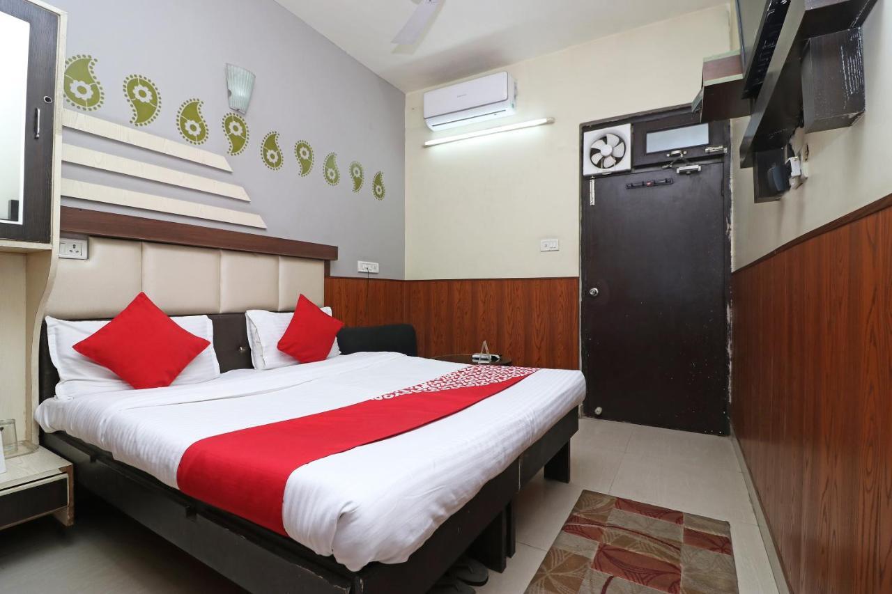 Oyo 2075 Hotel Kota Royal Exterior photo